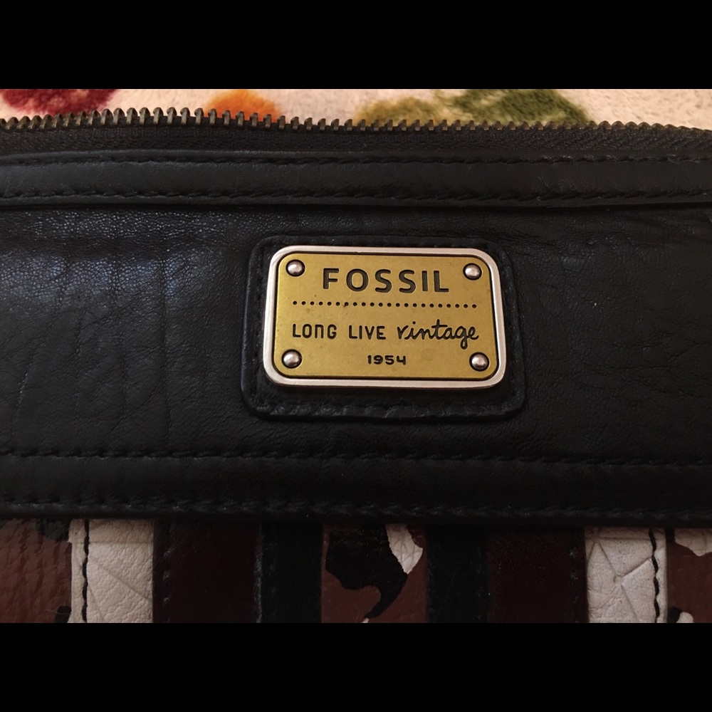 Fossil Woman’s Wallet - image 1